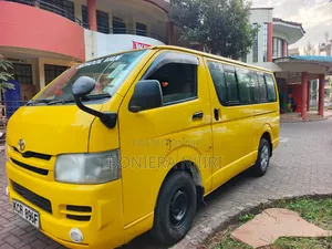 Toyota HiAce 2008 Yellow