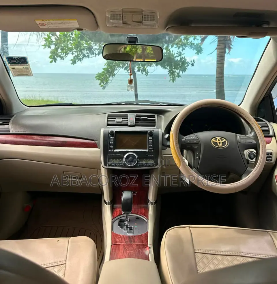 Toyota Premio 2014