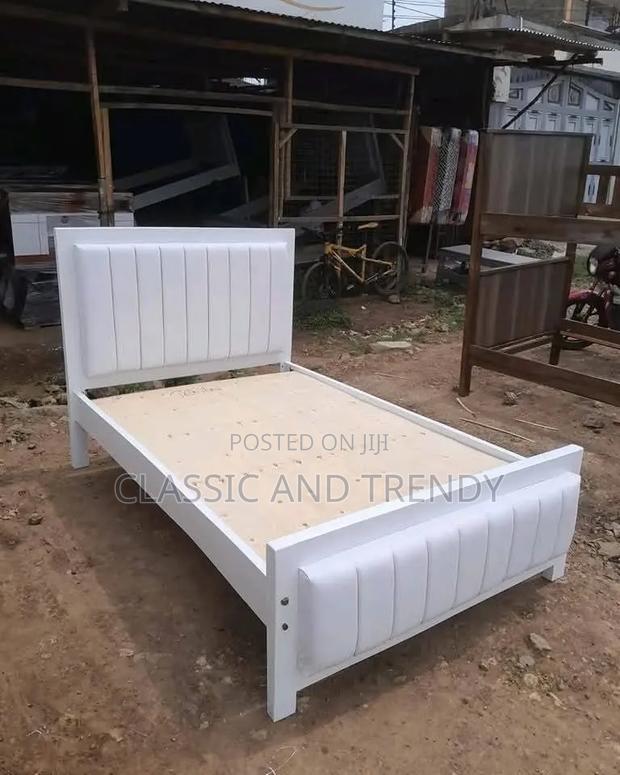 4x6 White Mocket Bed