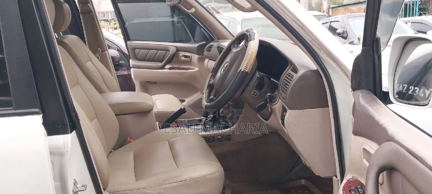 Toyota Land Cruiser 79 Series 2024 White