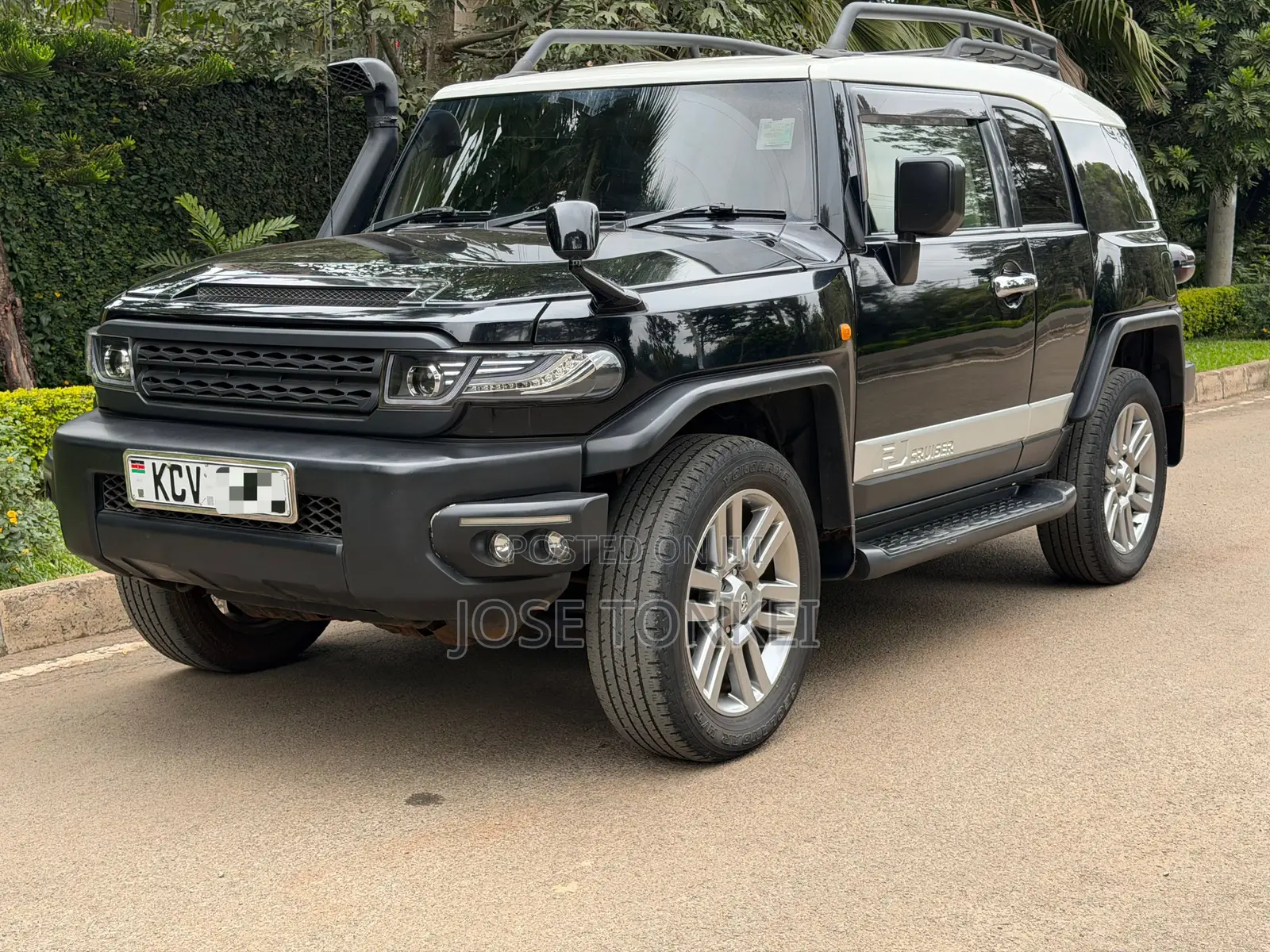Toyota FJ Cruiser 4x4 Automatic 2012 Black
