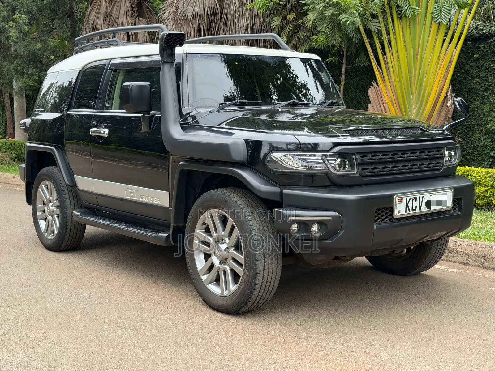 Toyota FJ Cruiser 4x4 Automatic 2012 Black