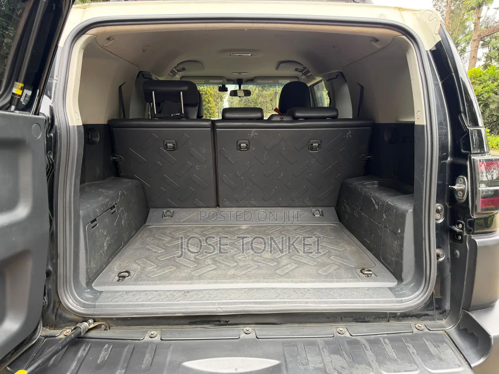 Toyota FJ Cruiser 4x4 Automatic 2012 Black