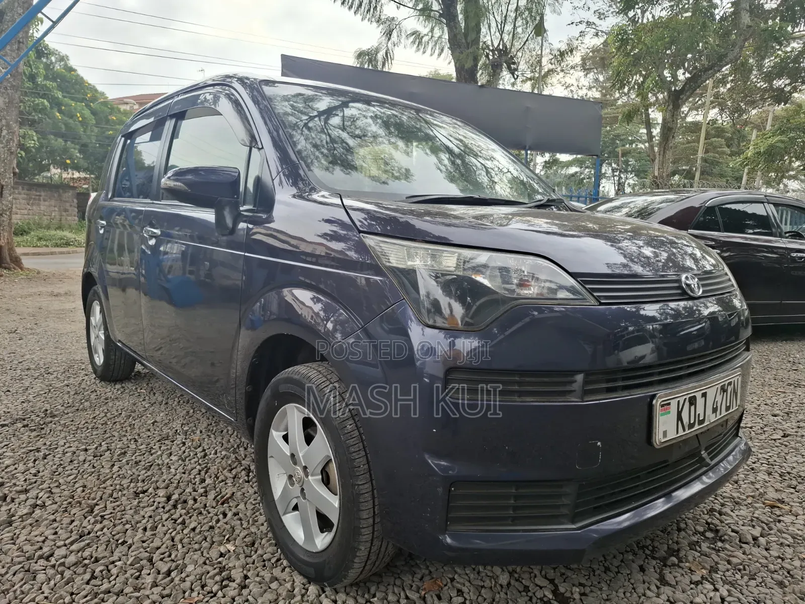 Toyota Spade 2015 Gray