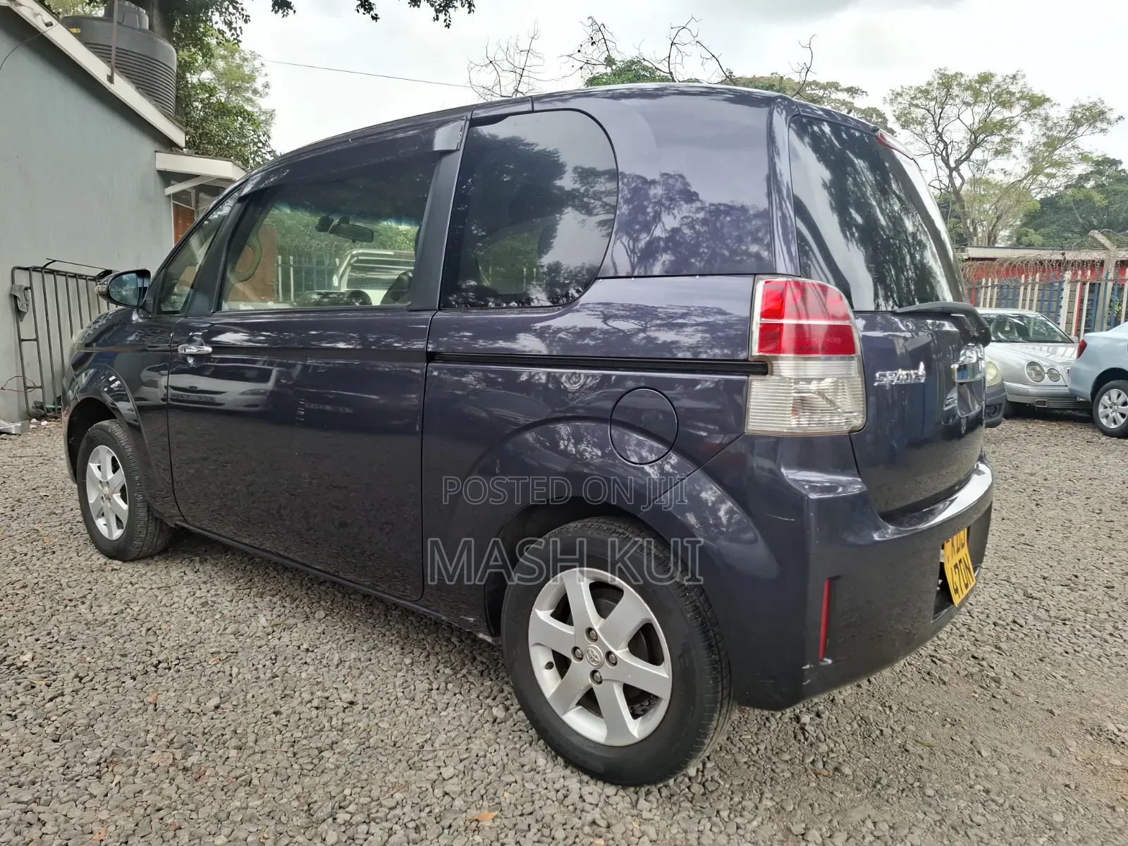 Toyota Spade 2015 Gray