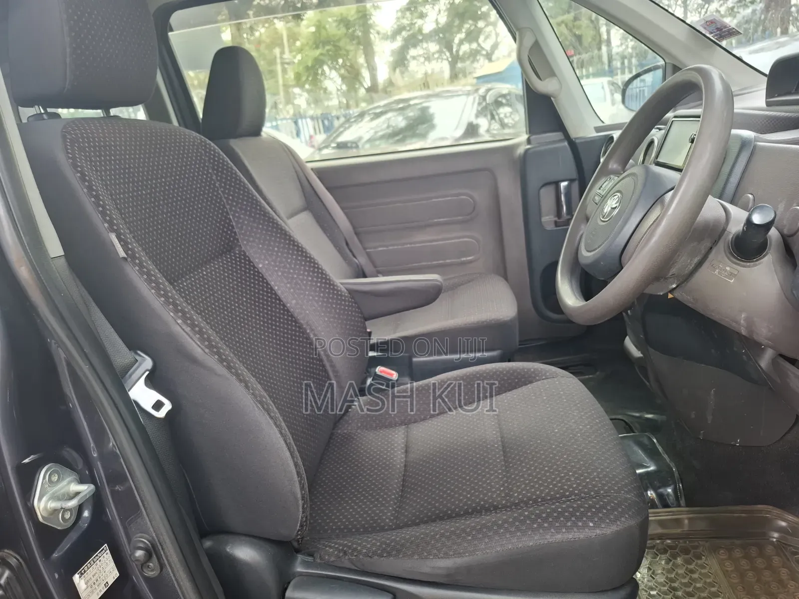 Toyota Spade 2015 Gray