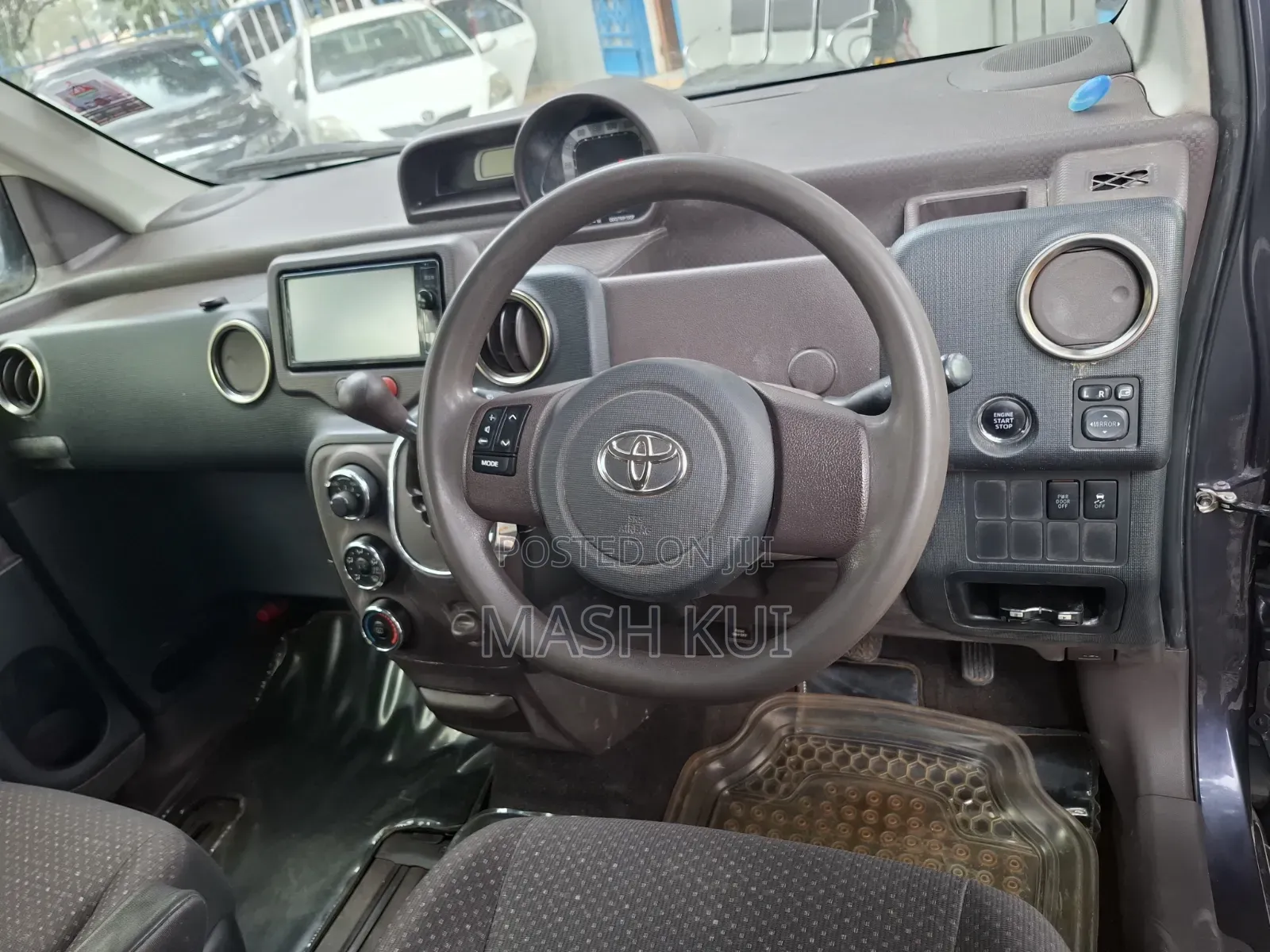 Toyota Spade 2015 Gray