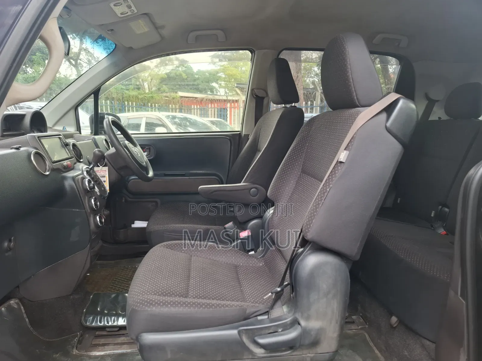 Toyota Spade 2015 Gray