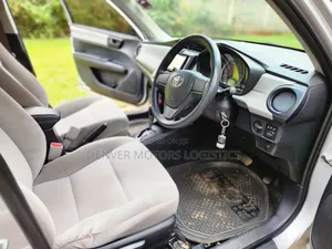 Toyota Axio 2014 Silver