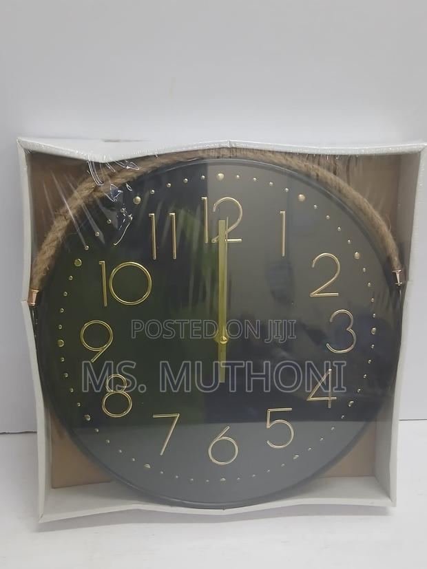 30 Cm Decorative Minimalist Battery Powered Wall Clock.*