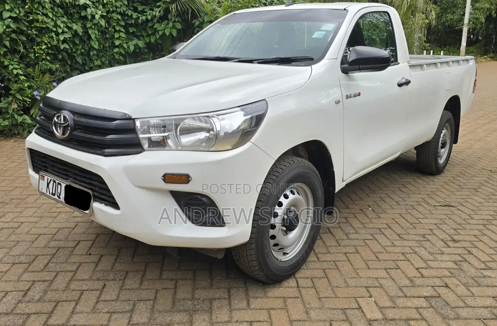 Toyota Hilux 2024 White