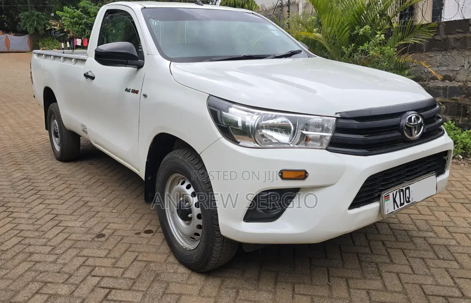 Toyota Hilux 2024 White