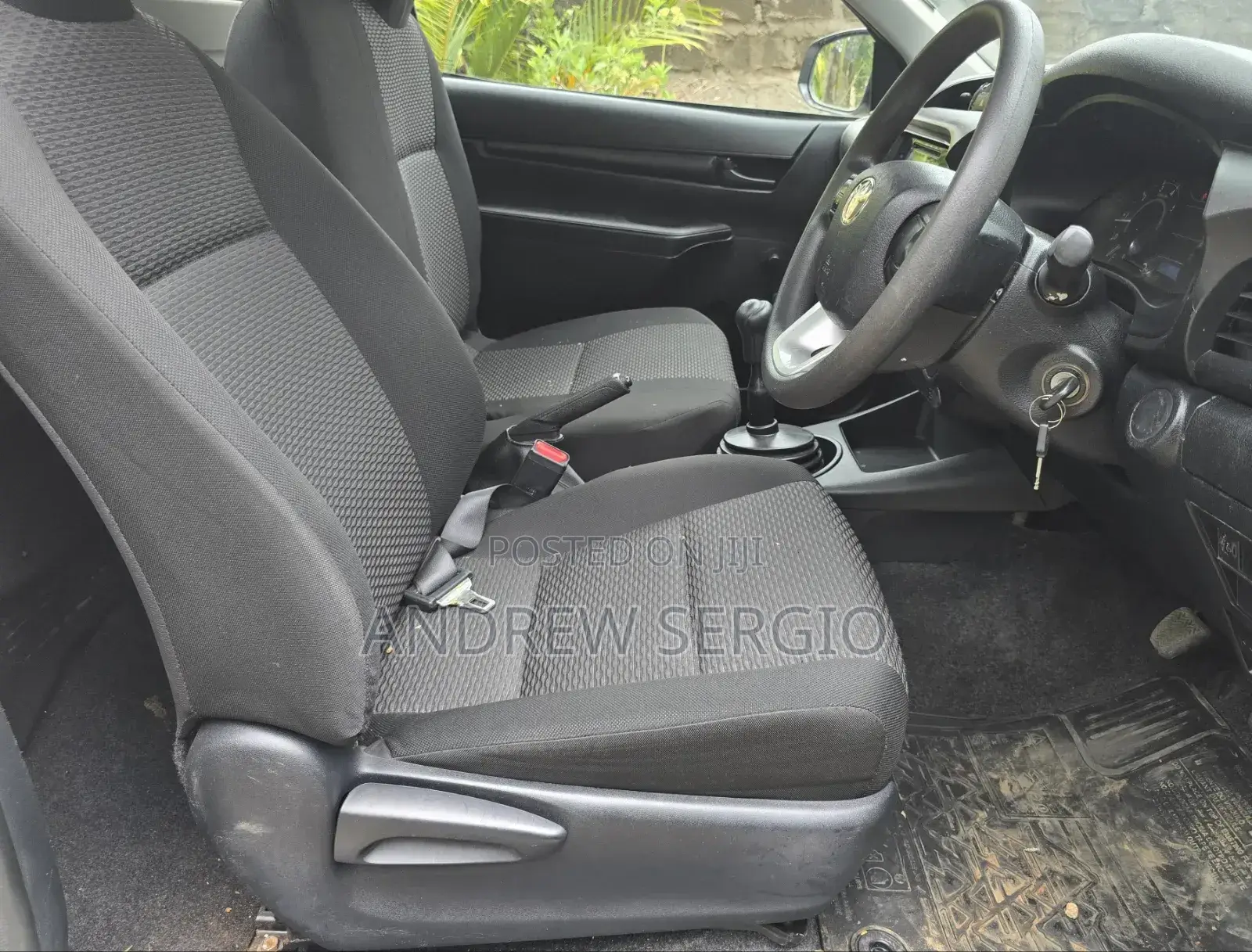 Toyota Hilux 2024 White