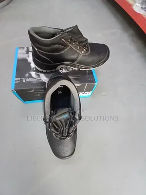 Vaultex Safety Shoe 43