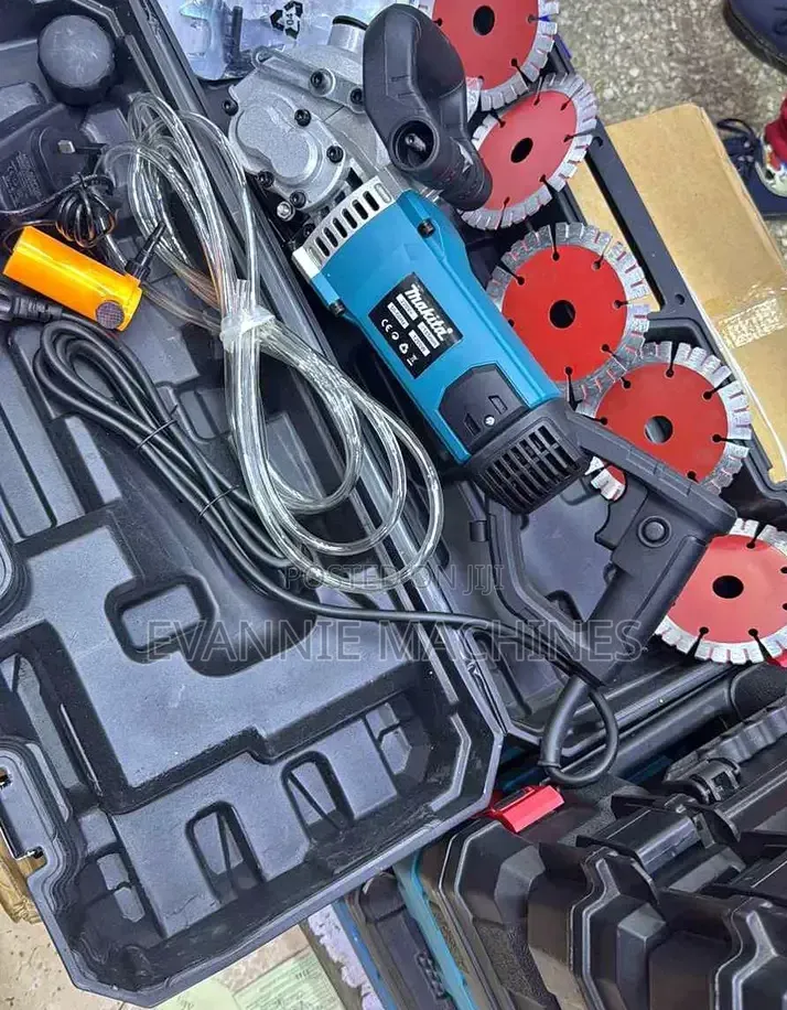 Makita Electric Wall Chaser