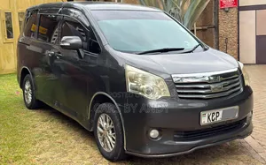 Toyota Noah 2010 Gray
