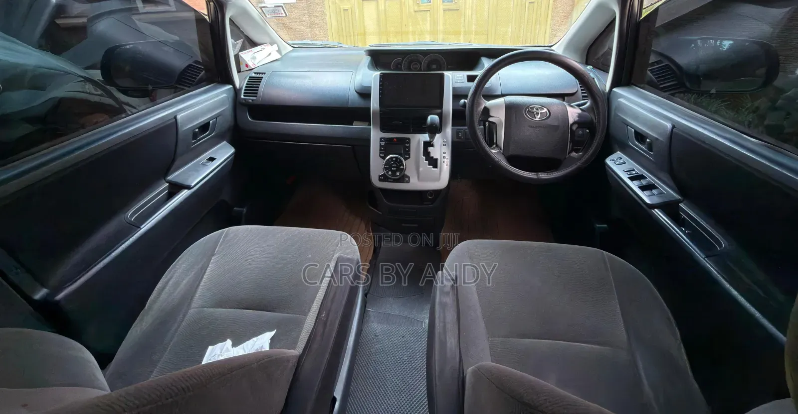 Toyota Noah 2010 Gray