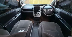Toyota Noah 2010 Gray
