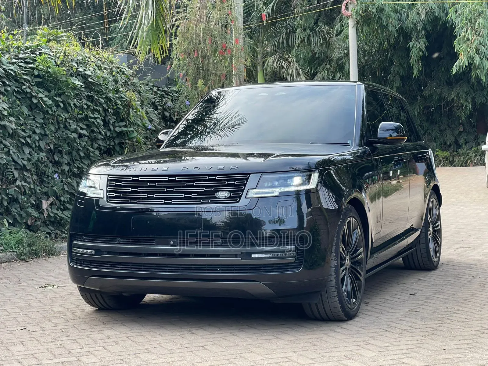 Land Rover Range Rover Vogue 2023 Black