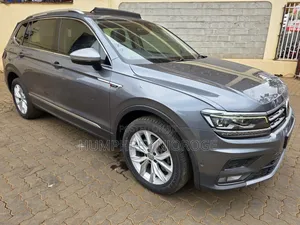 Volkswagen Tiguan 2.0T SEL Premium R-Line AWD 4MOTION 2019 Gray