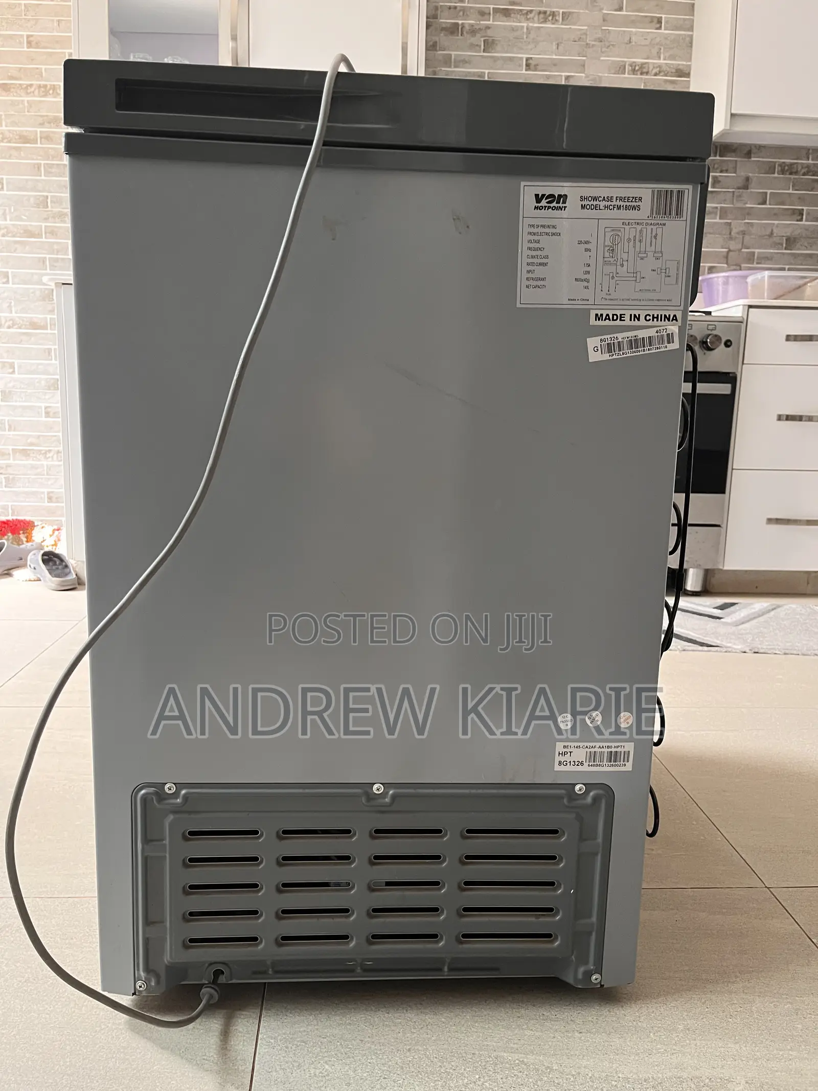 Von Hotpoint Showcase Freezer Led Grey 145l (Model: Hcfm180ws)