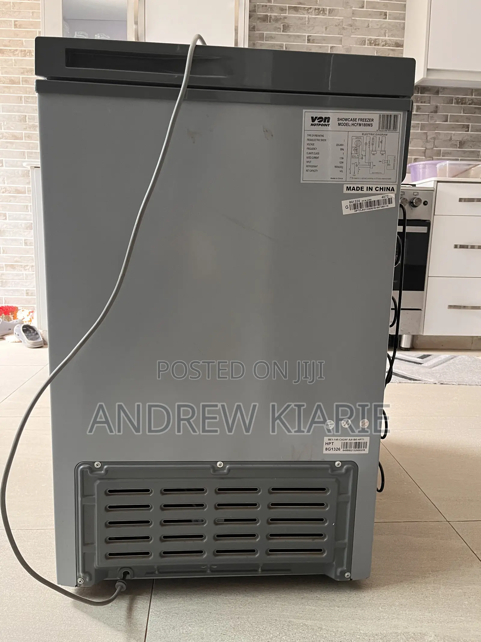 Von Hotpoint Showcase Freezer Led Grey 145l (Model: Hcfm180ws)