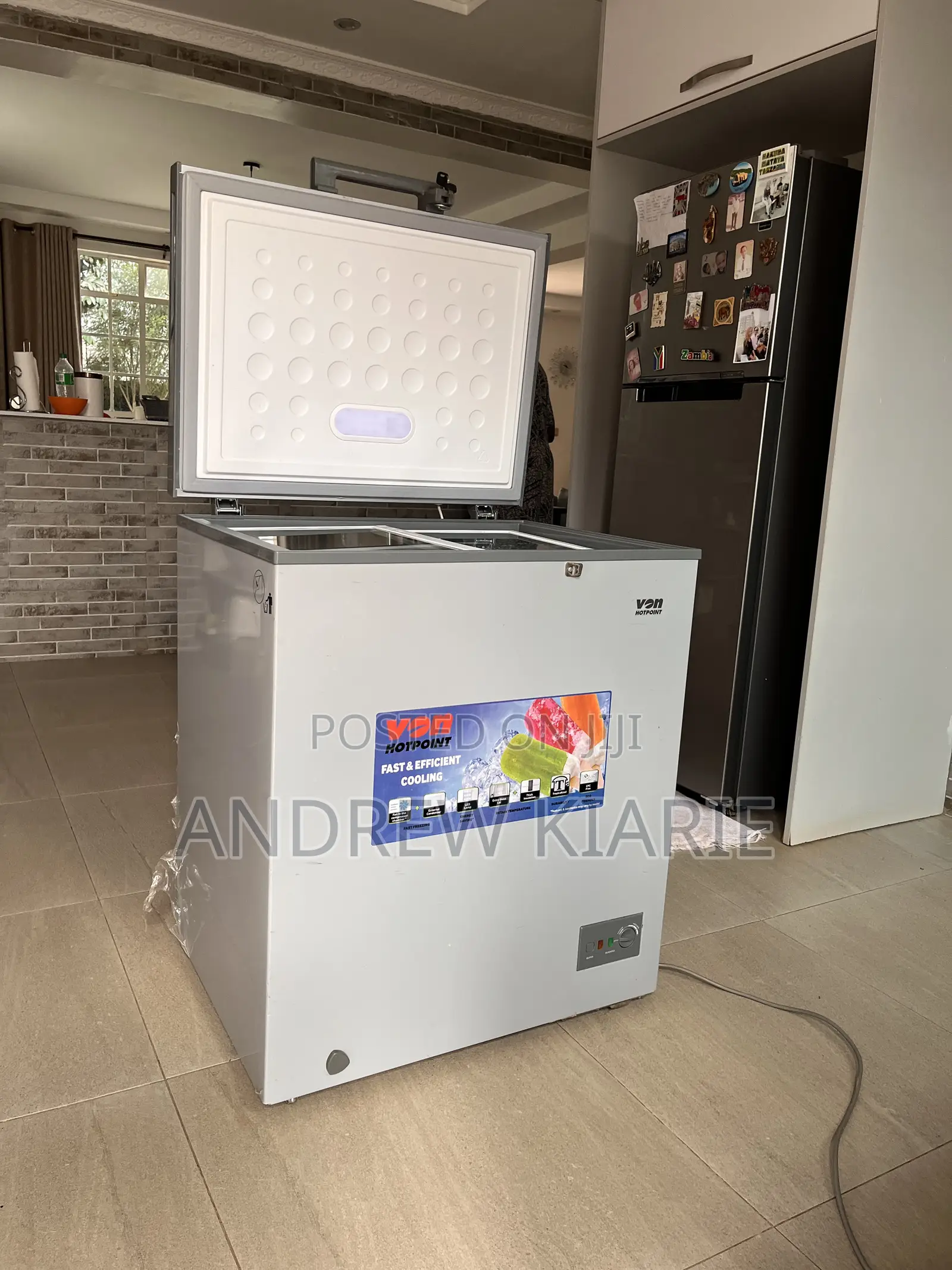 Von Hotpoint Showcase Freezer Led Grey 145l (Model: Hcfm180ws)