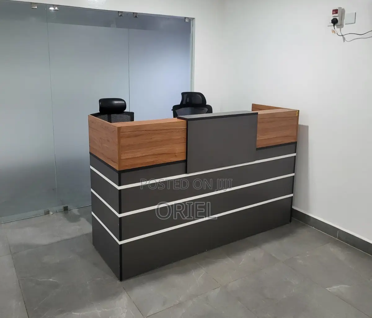 Office Reception Desk : 1.8m Sleek Office Reception Desk