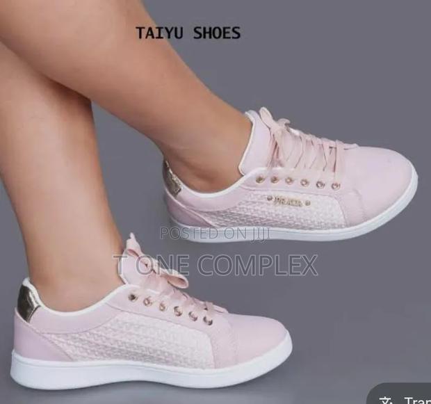 Quality Original Ladies Fashion Sneakers Beige White Black Pink