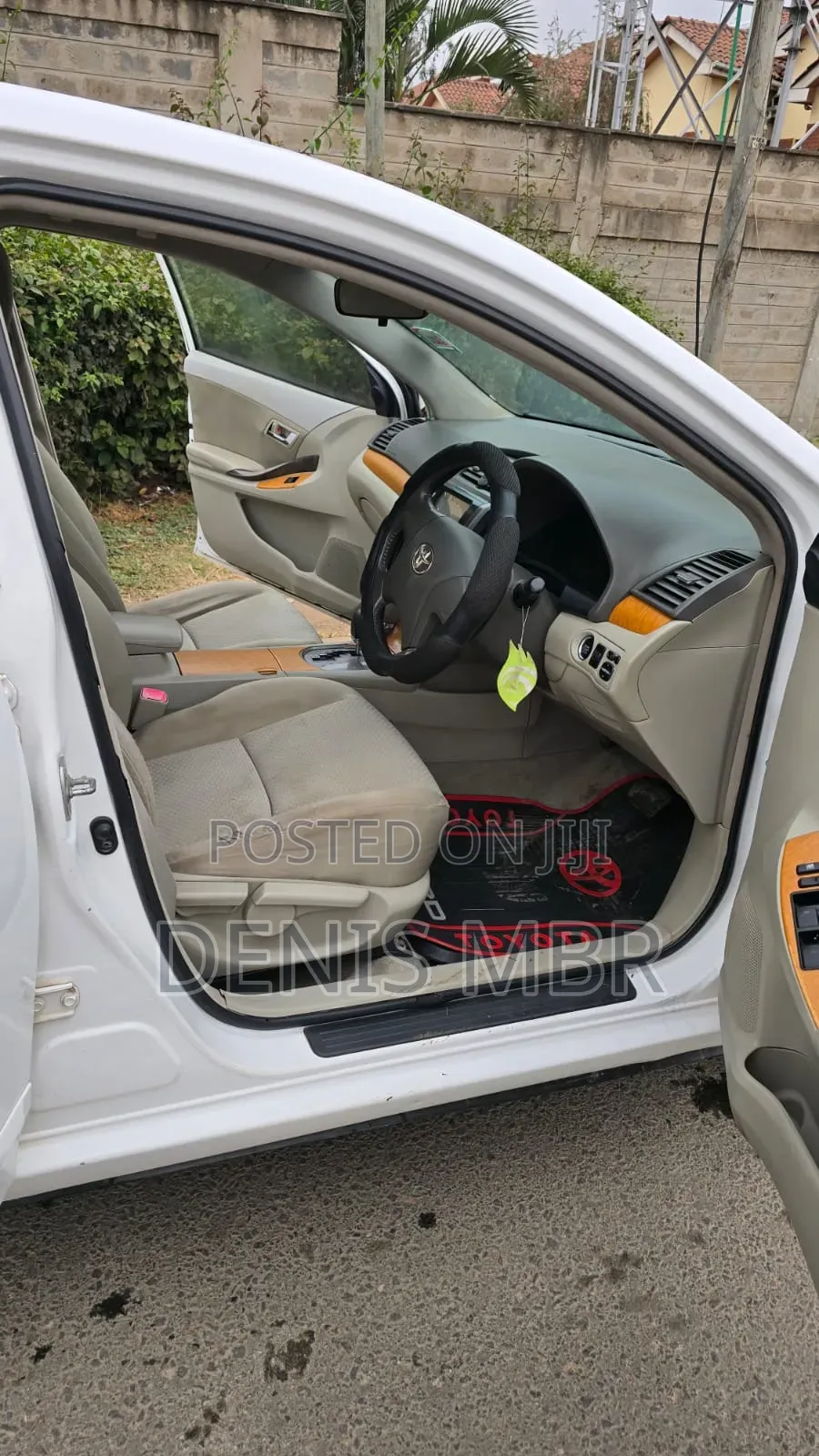 Toyota Premio 2010 White