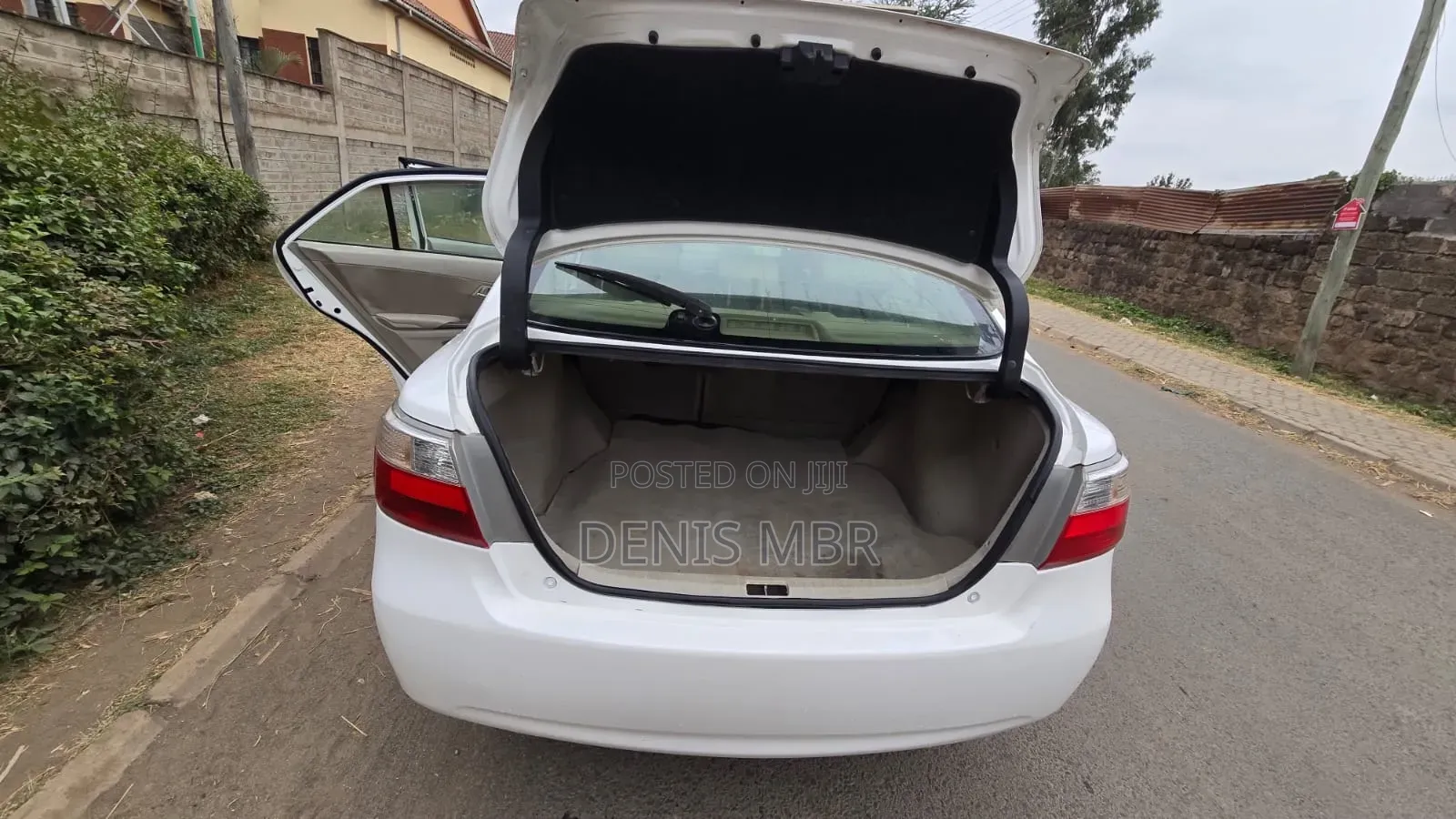 Toyota Premio 2010 White