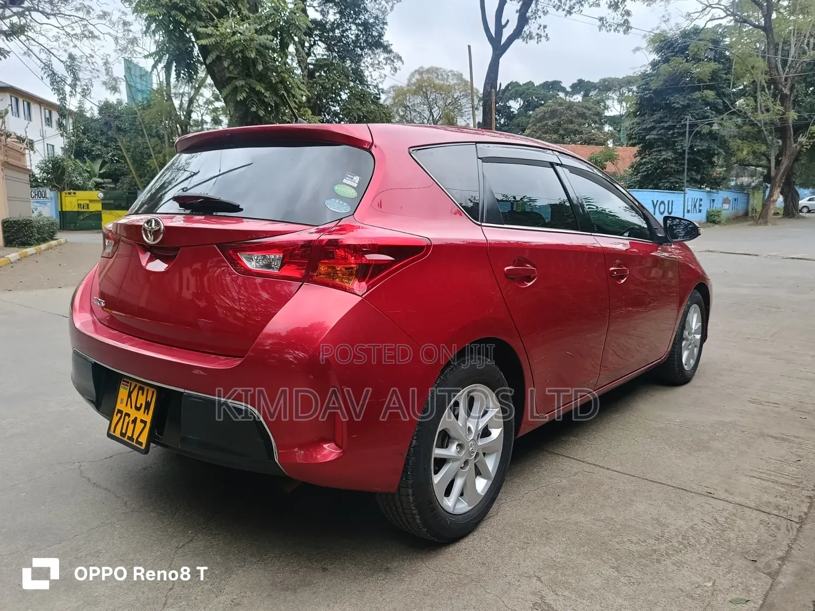 Toyota Auris 2012 Red