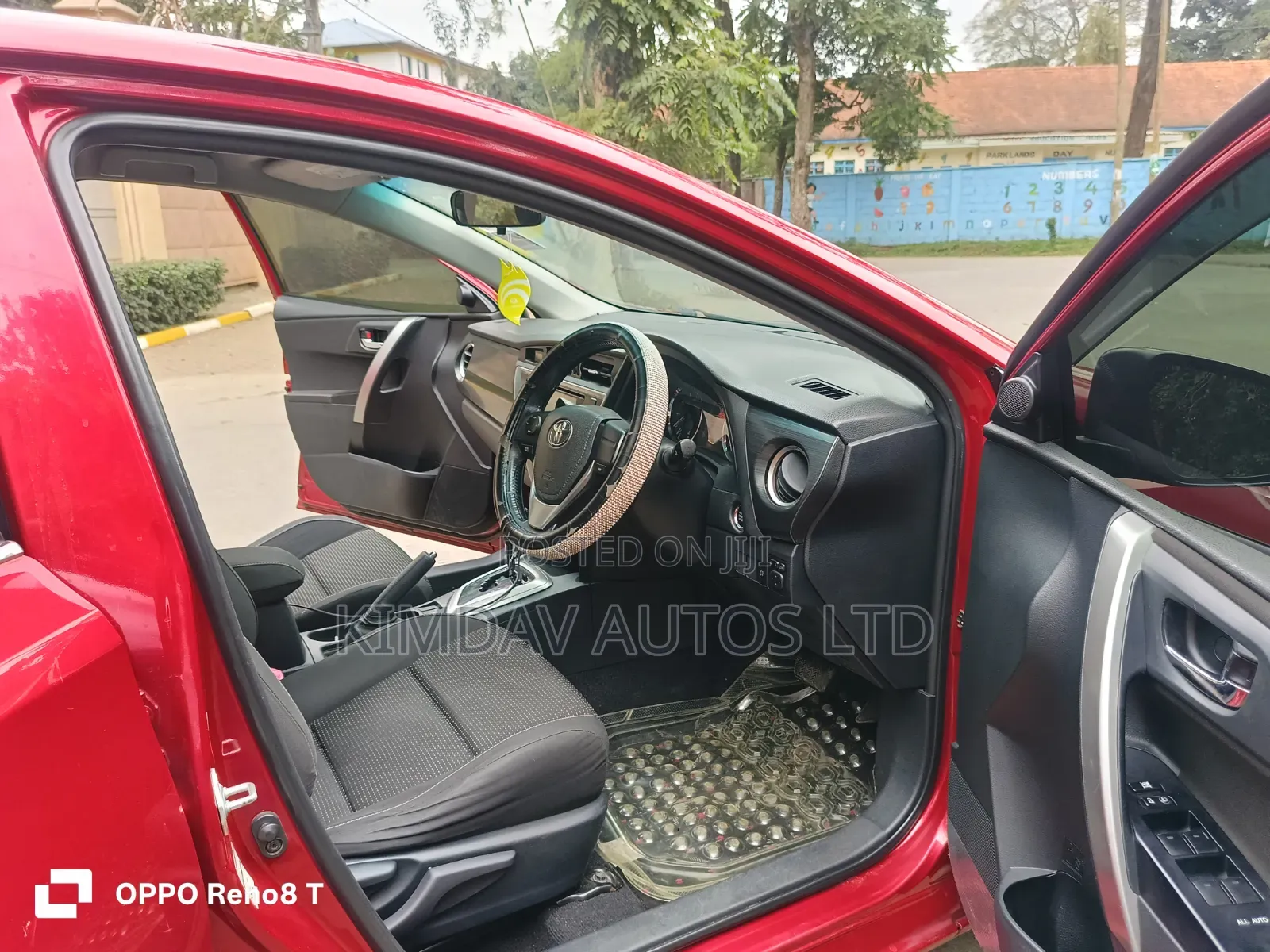 Toyota Auris 2012 Red