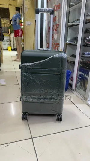 Jungle Green Rubber Suitcase Large Size Size 28' at 3800