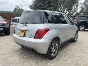 Toyota IST 2004 Silver