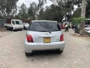 Toyota IST 2004 Silver