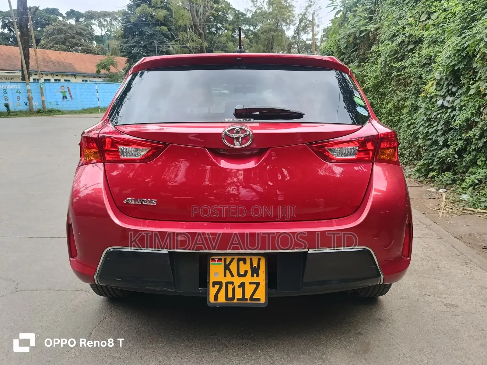 Toyota Auris 2012 Red