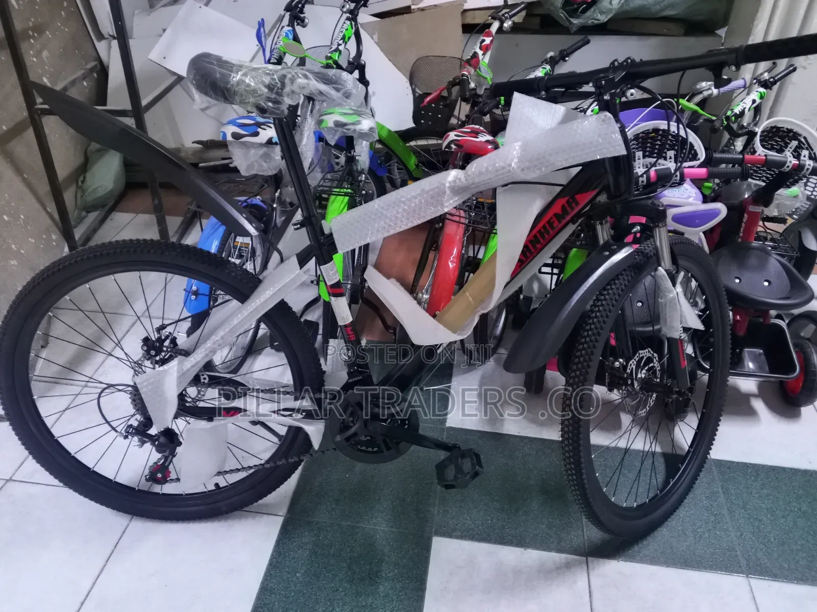 26" Mountain Bike – 21 Speed | Front Suspension | Dual Disc Brakes