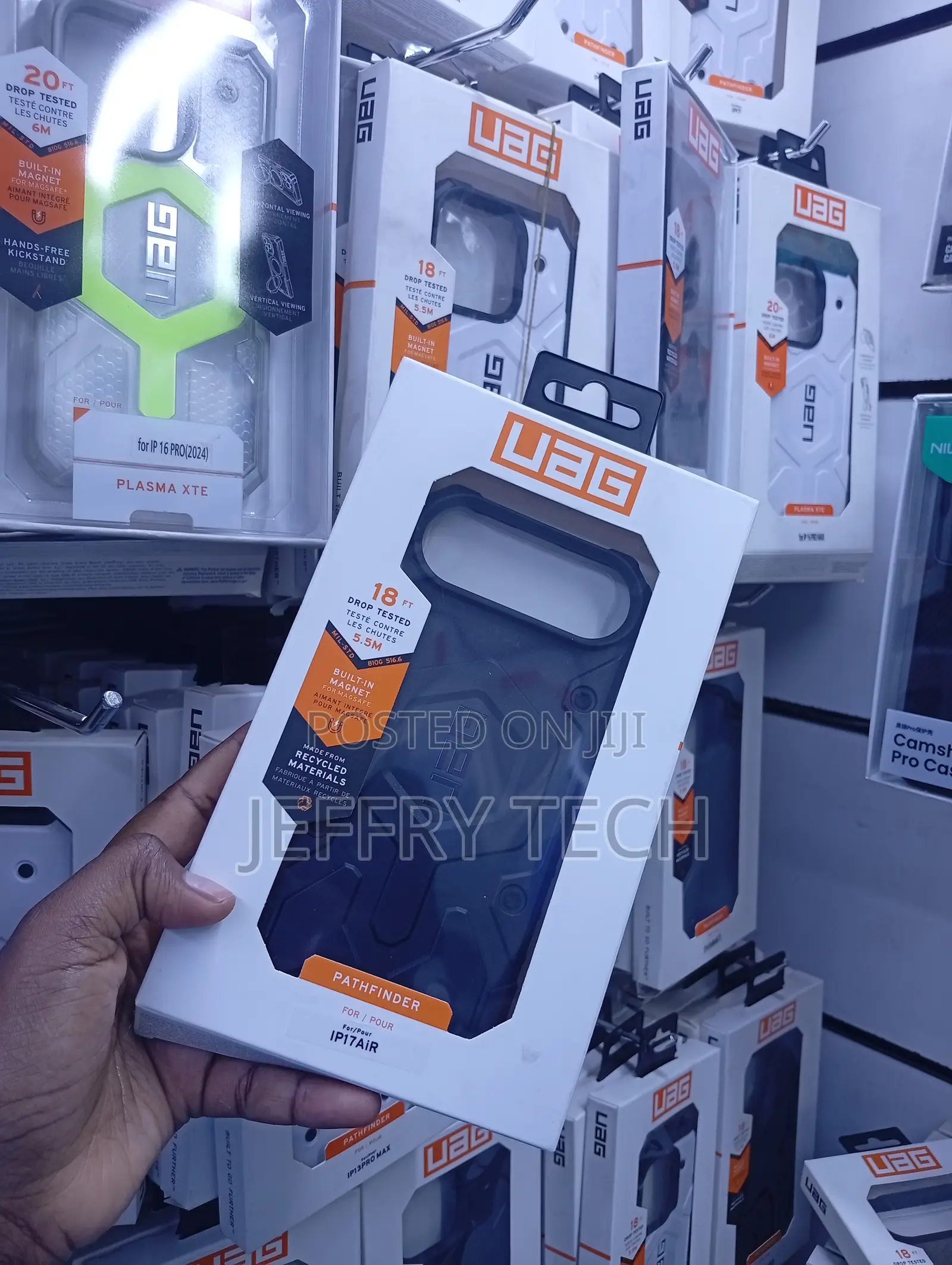 iPhone 17 Air, a Rugged Black Cover