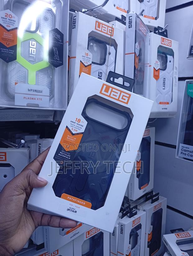 iPhone 17 Air, a Rugged Black Cover - thumbnail 2