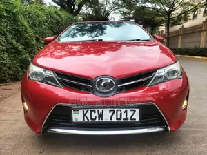 Toyota Auris 2012 Red