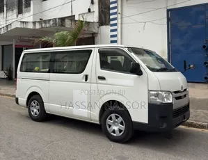 Toyota HiAce 2019 White