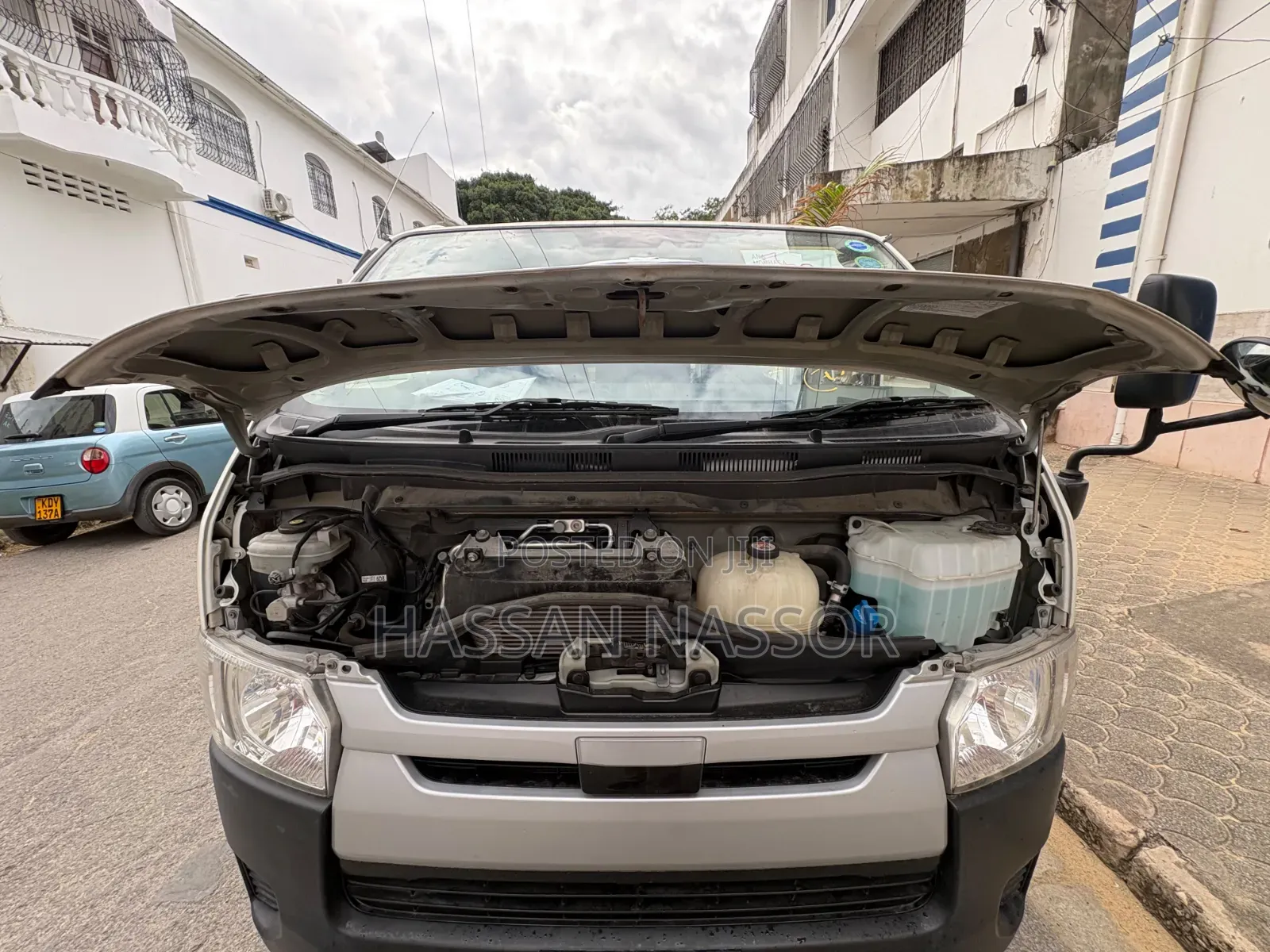 Toyota HiAce 2019 White