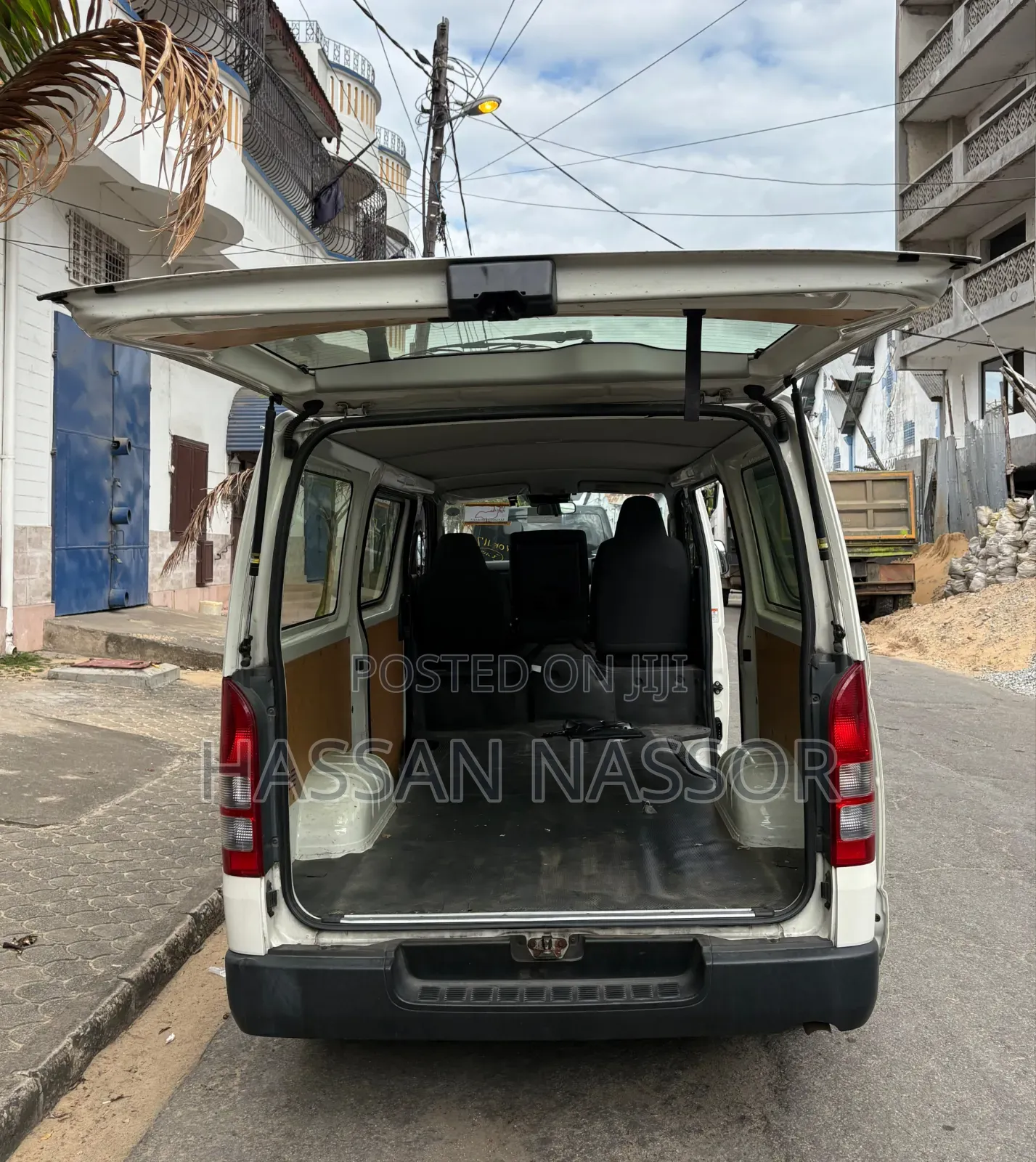 Toyota HiAce 2019 White