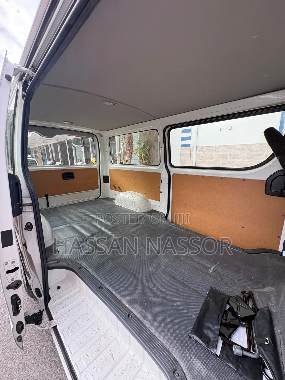 Toyota HiAce 2019 White