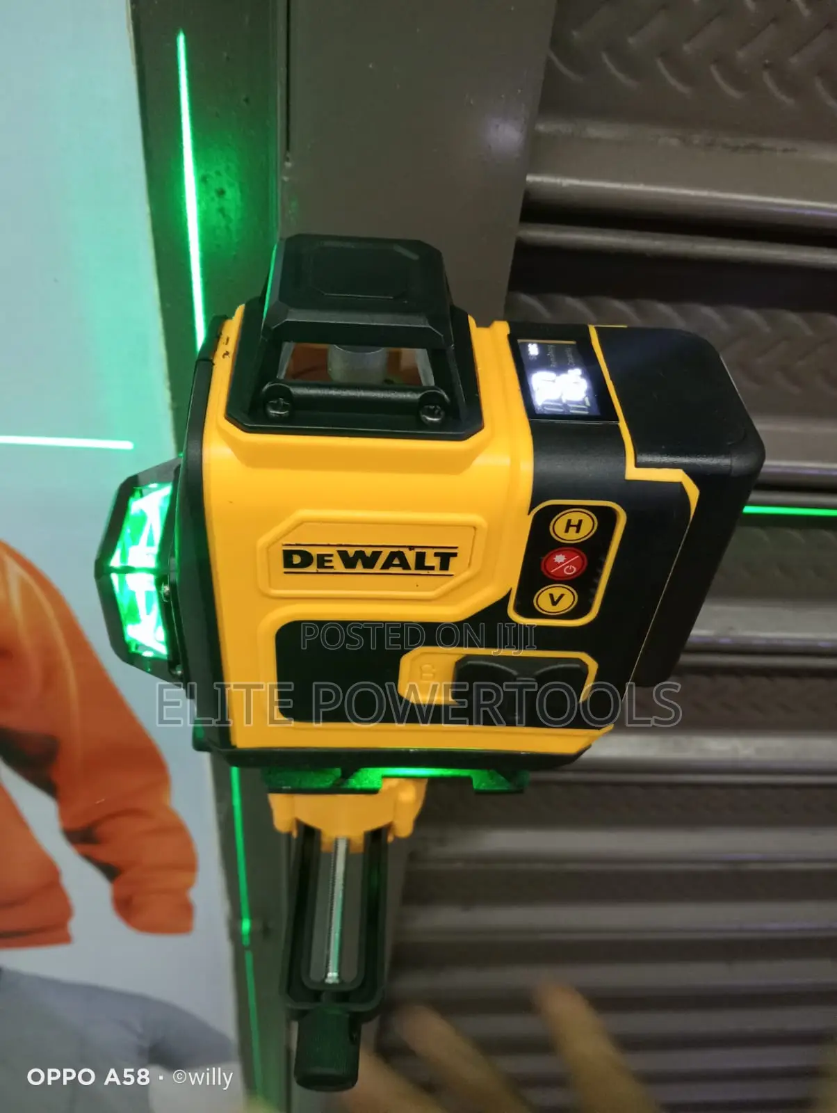 Dewalt Professional Green Laser Level – Self-leveling, Heavy Duty