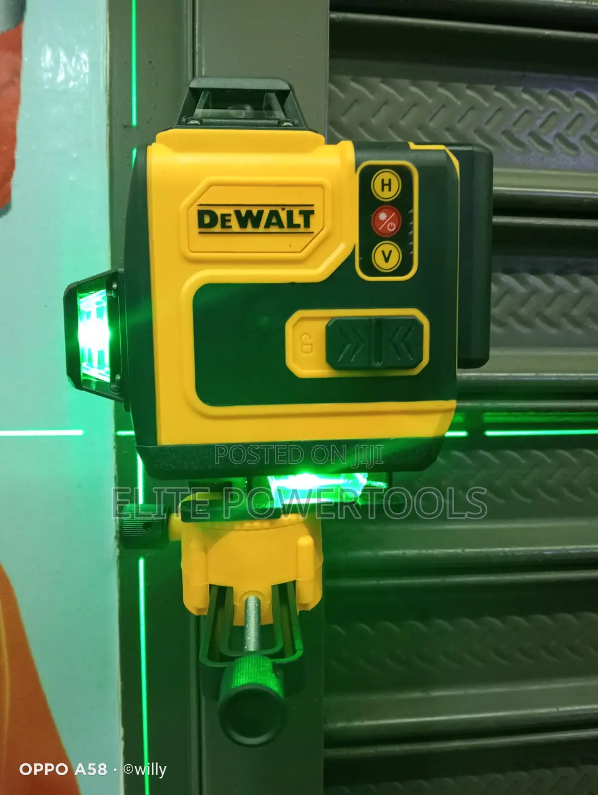 Dewalt Professional Green Laser Level – Self-leveling, Heavy Duty