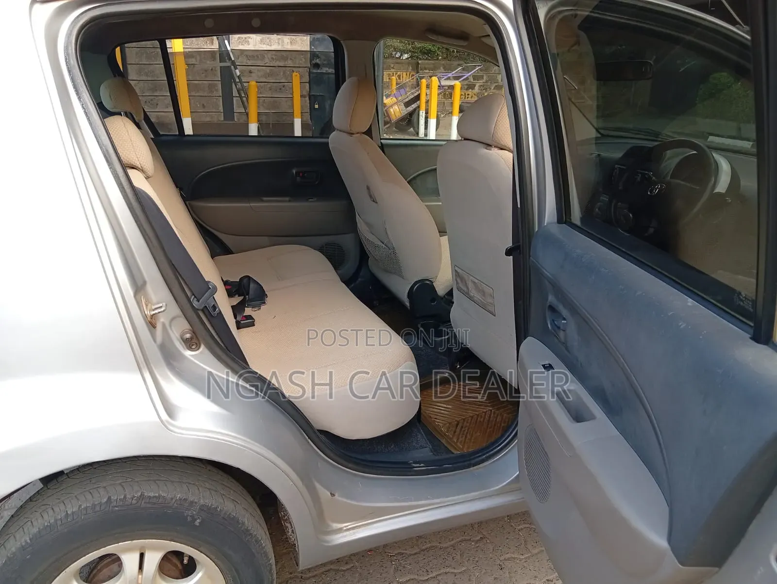 Toyota Passo 2004 Silver