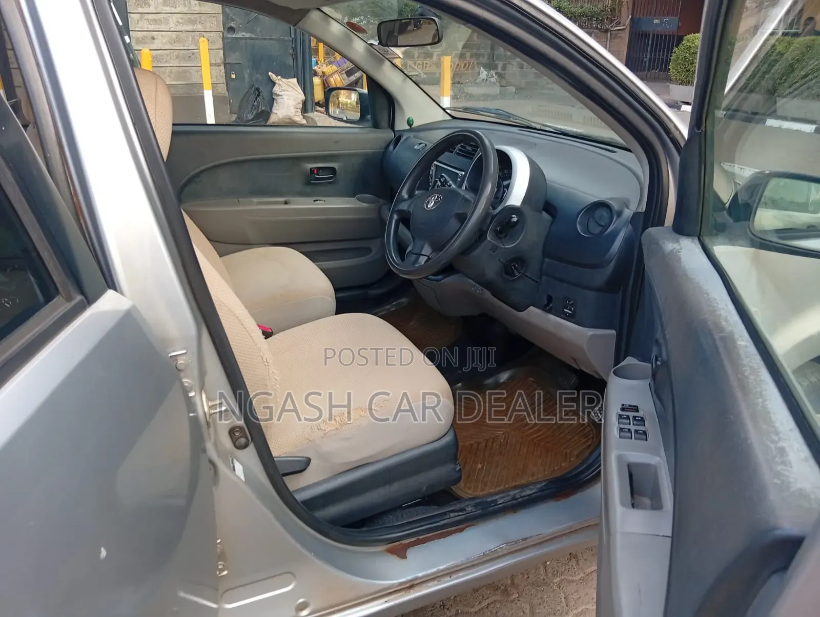 Toyota Passo 2004 Silver
