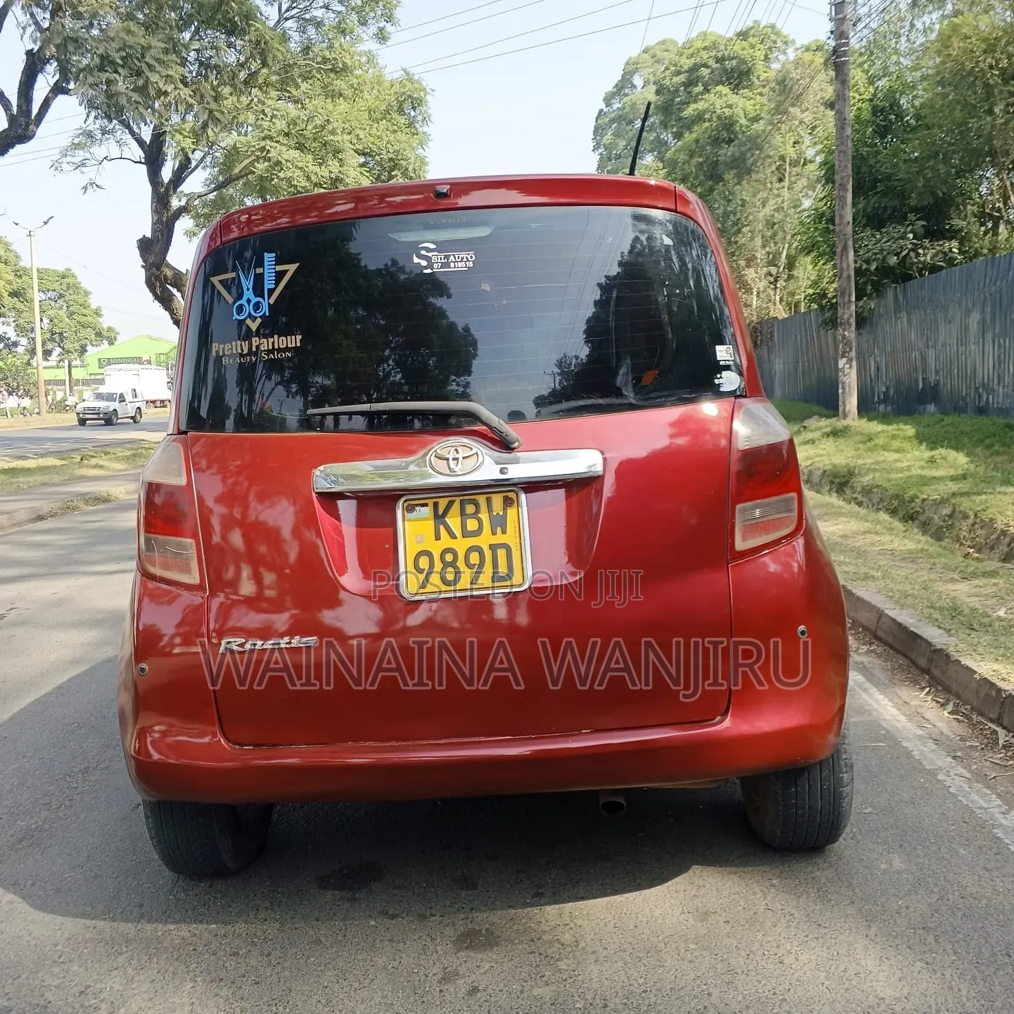 Toyota Ractis 2009 Red